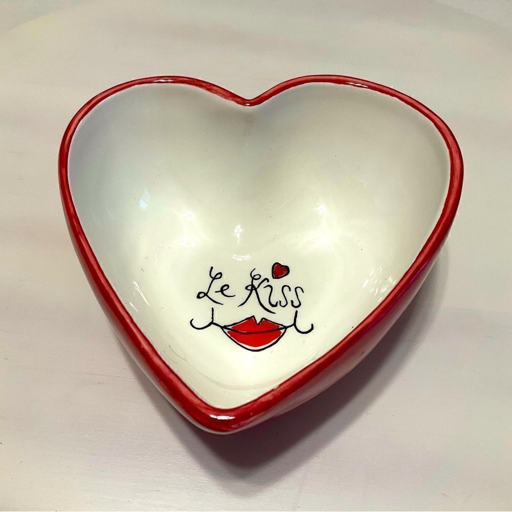The cutest little trinket cup- in time for Valentine’s Day! Heart Shaped Le Kiss